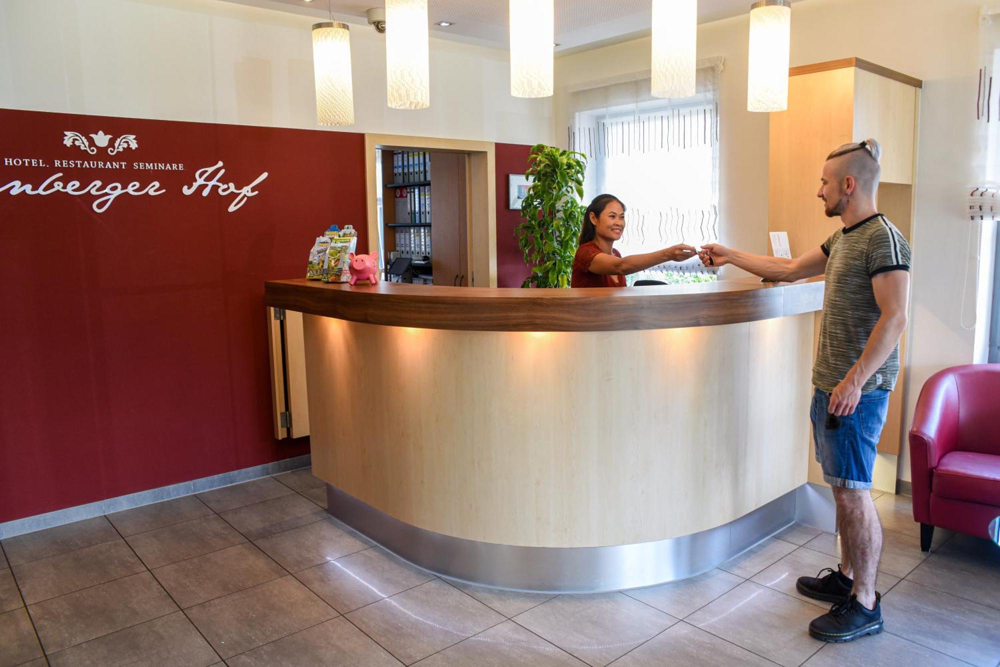 Hotel Nuernberger Hof Neumarkt in der Oberpfalz Bagian luar foto
