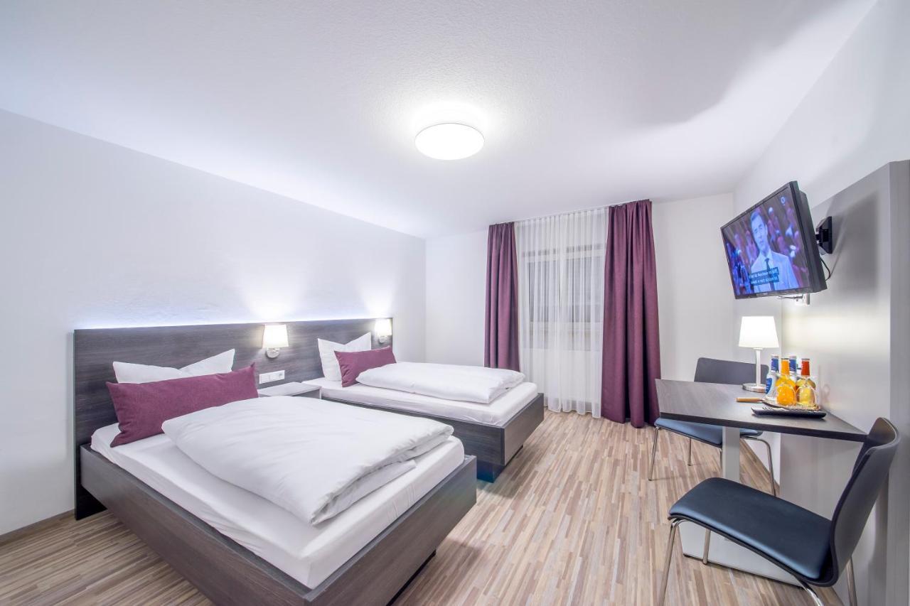 Hotel Nuernberger Hof Neumarkt in der Oberpfalz Bagian luar foto
